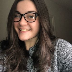 Meet your Posher, Danielle